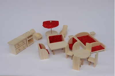 Obrázek z Dřevěný nábytek pro panenky